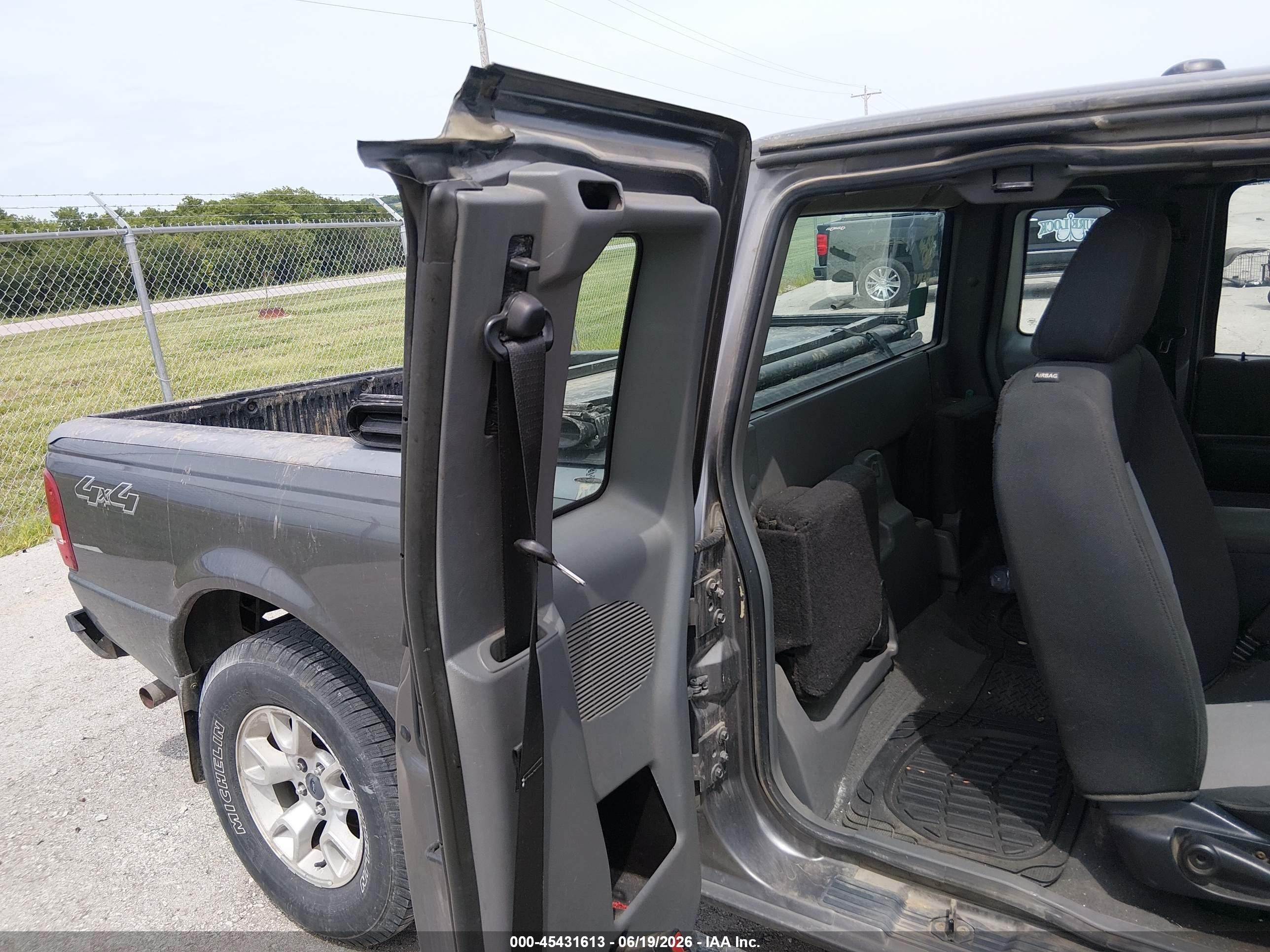 2011 Ford Ranger Super Cab Gray vin: 1FTLR4FE1BPA30860