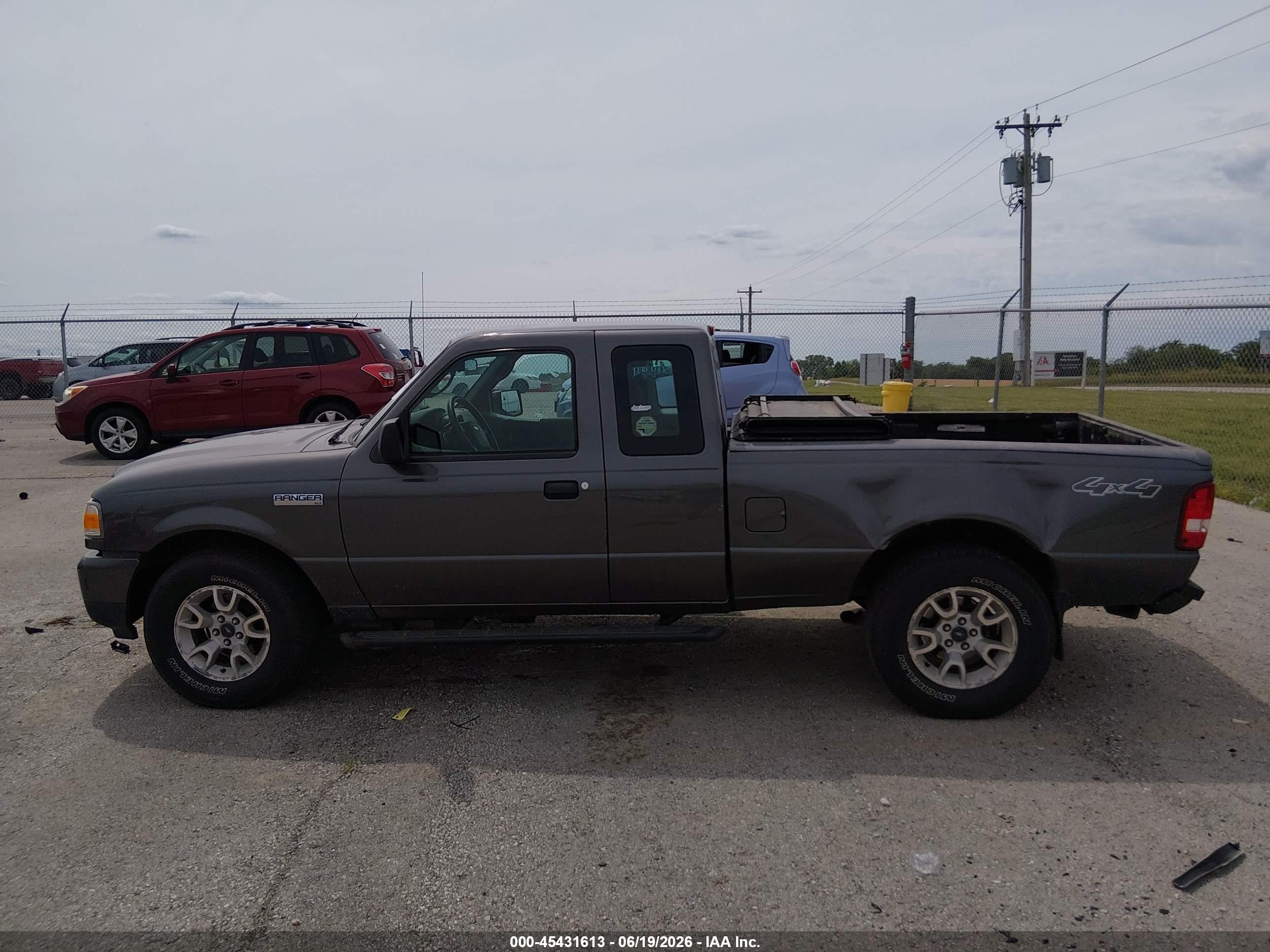 2011 Ford Ranger Super Cab Gray vin: 1FTLR4FE1BPA30860