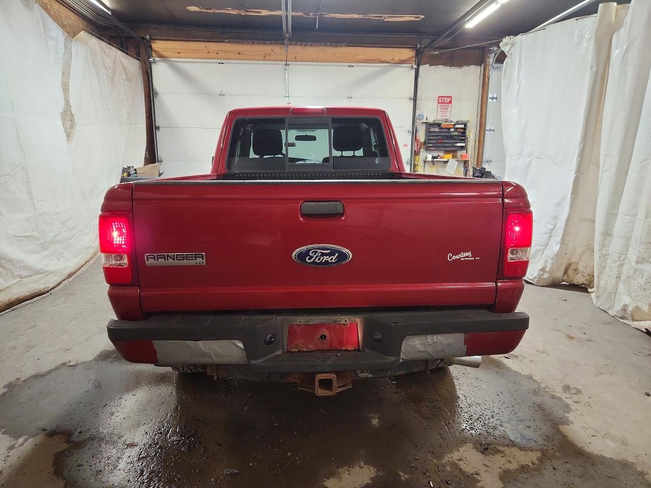 2011 Ford Ranger Super Cab Maroon vin: 1FTLR4FE1BPB19974