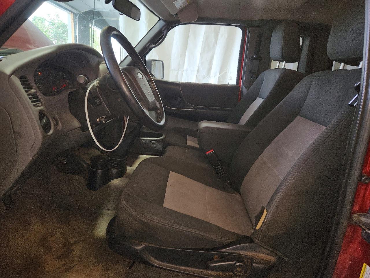 2011 Ford Ranger Super Cab Maroon vin: 1FTLR4FE1BPB19974
