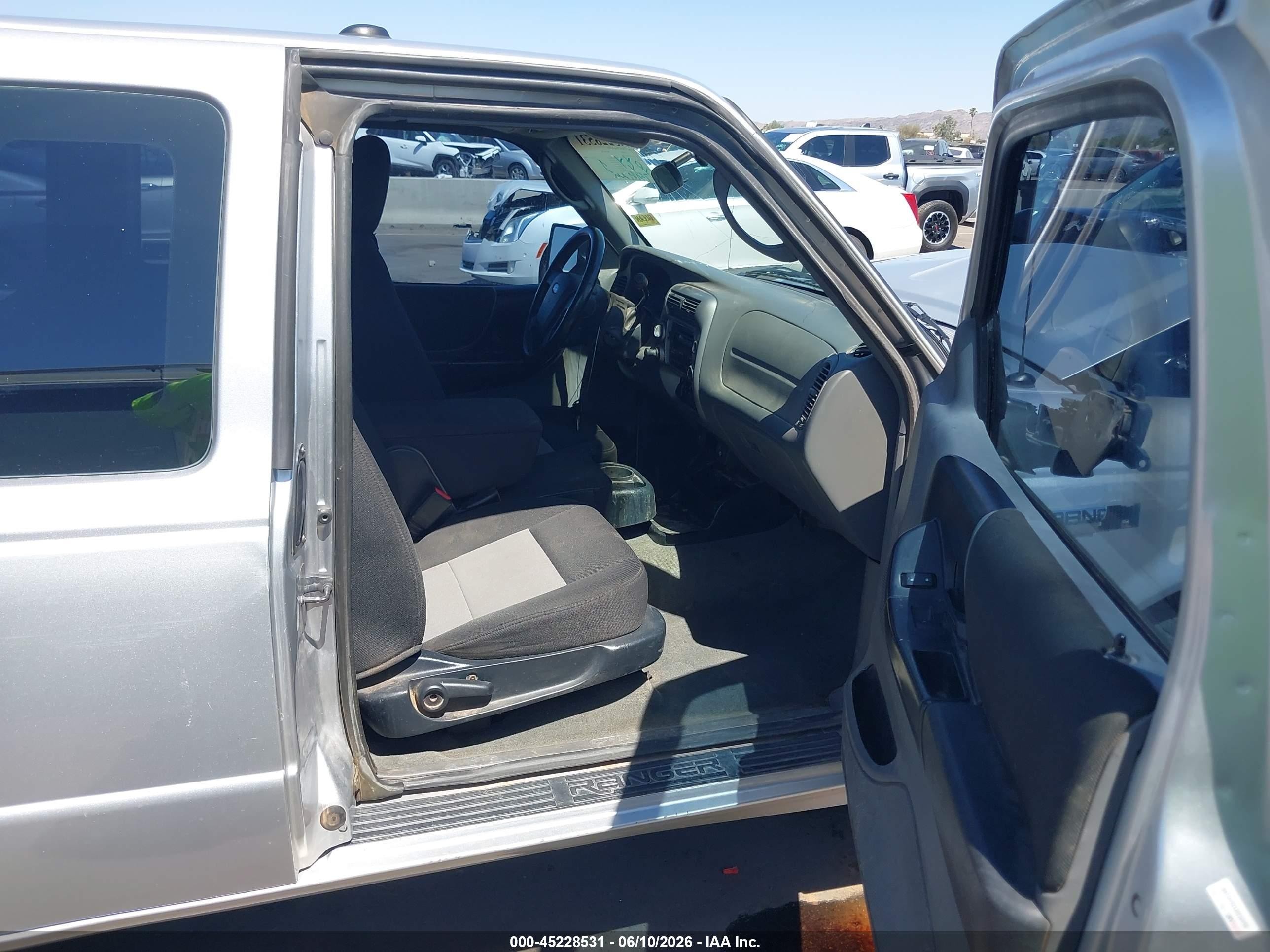 2011 Ford Ranger Xlt Серебряный vin: 1FTLR4FE2BPA37249