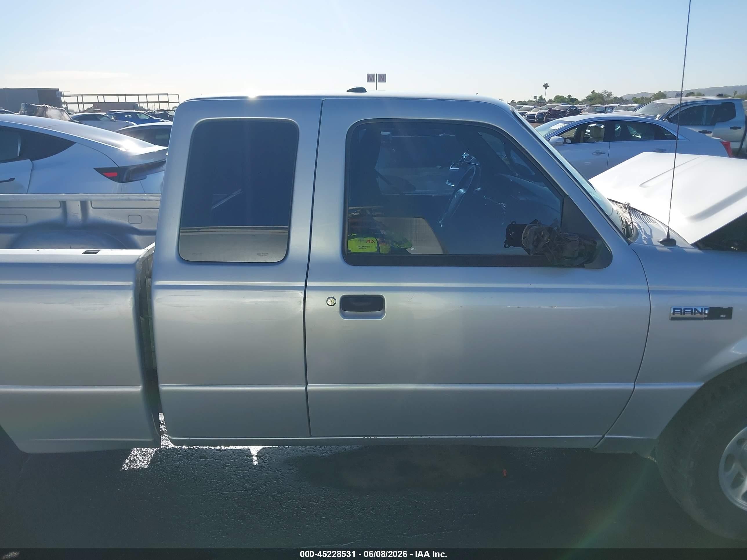 2011 Ford Ranger Xlt Серебряный vin: 1FTLR4FE2BPA37249