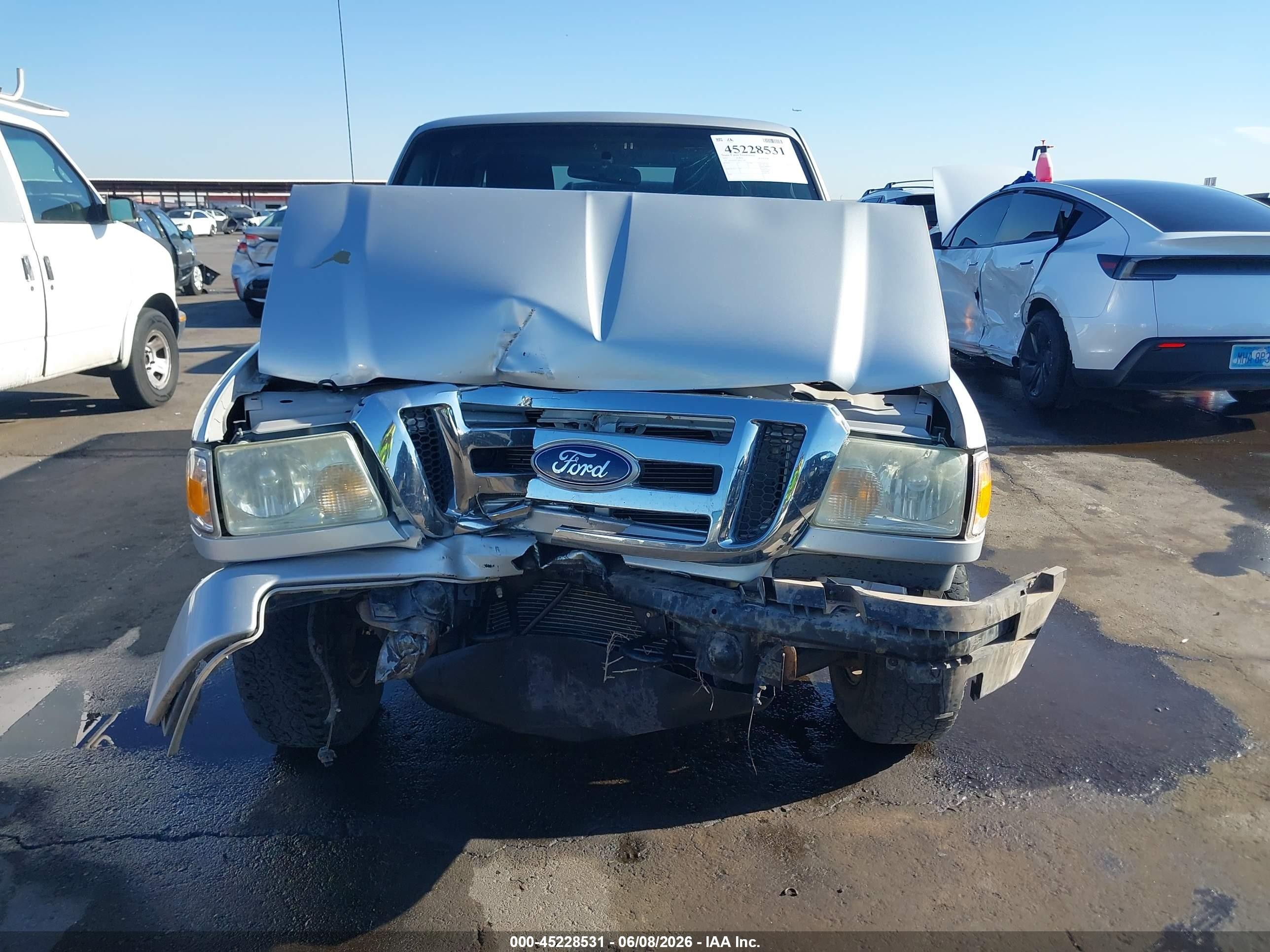 2011 Ford Ranger Xlt Серебряный vin: 1FTLR4FE2BPA37249