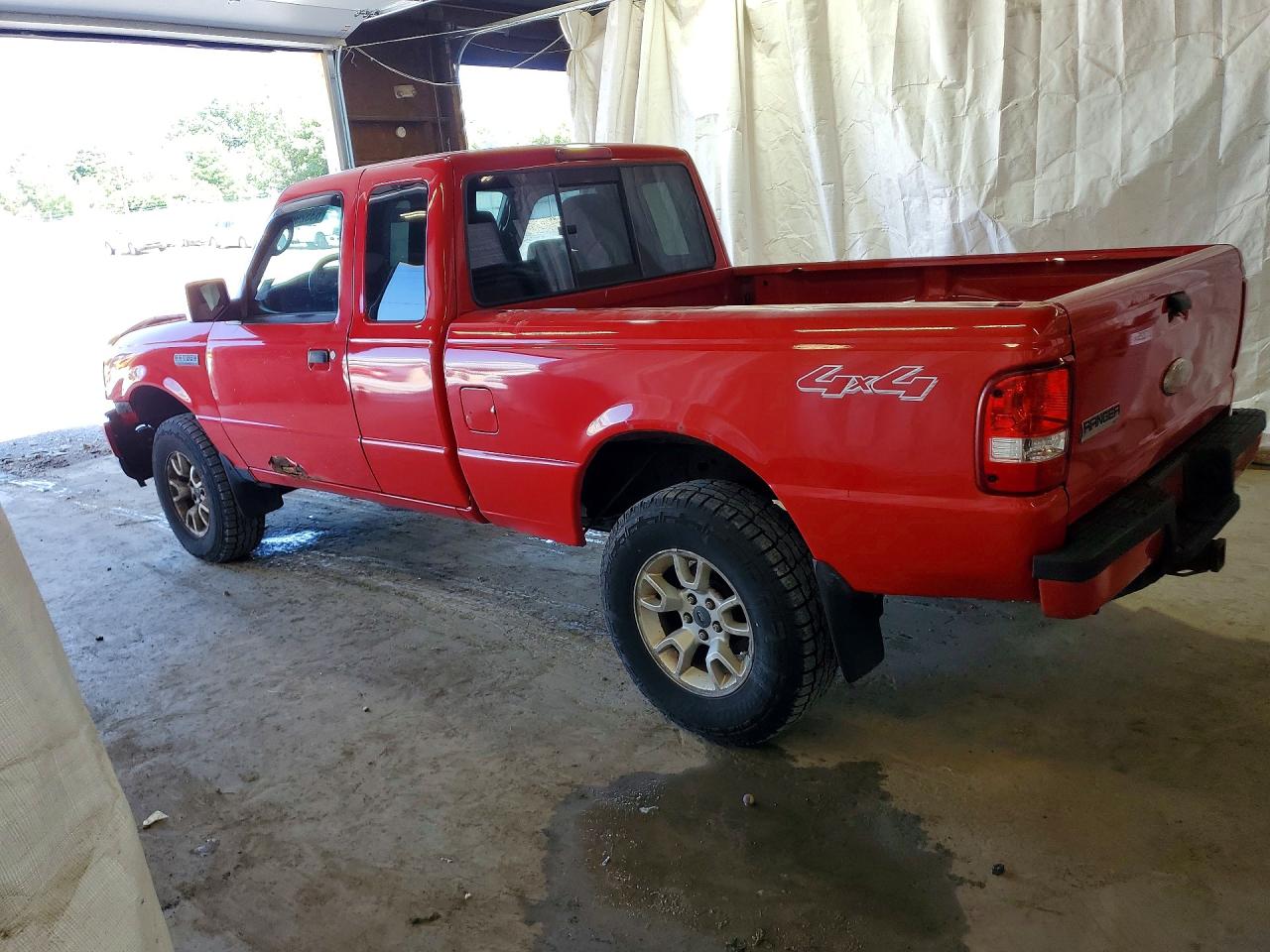 2011 Ford Ranger Super Cab Red vin: 1FTLR4FE2BPB19918