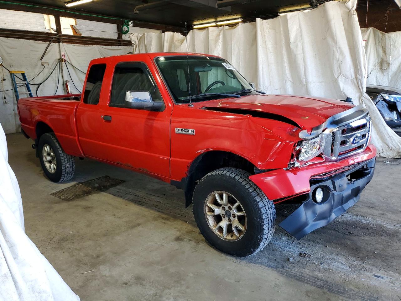 2011 Ford Ranger Super Cab Red vin: 1FTLR4FE2BPB19918