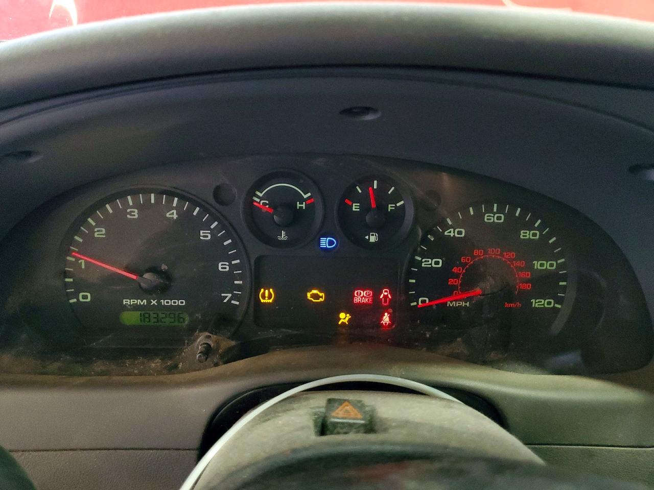 2011 Ford Ranger Super Cab Red vin: 1FTLR4FE2BPB19918
