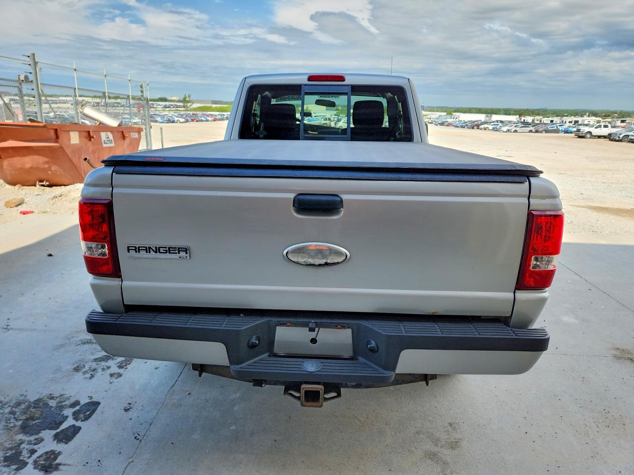 2010 Ford Ranger Super Cab Silver vin: 1FTLR4FE3APA05795