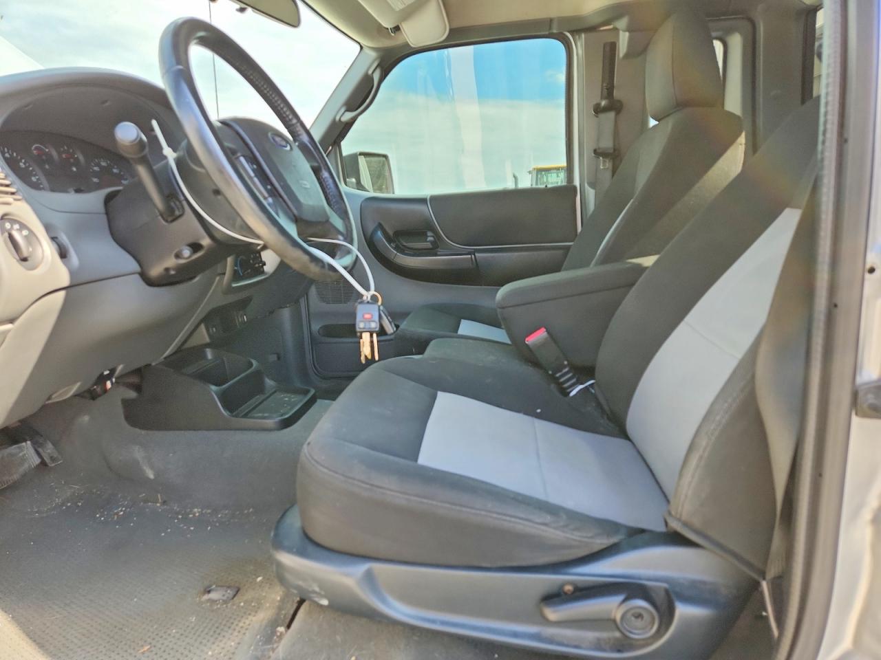 2010 Ford Ranger Super Cab Silver vin: 1FTLR4FE3APA05795