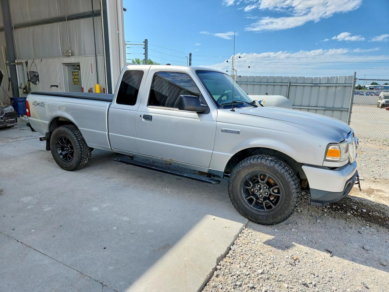 2010 Ford Ranger Super Cab Silver vin: 1FTLR4FE3APA05795