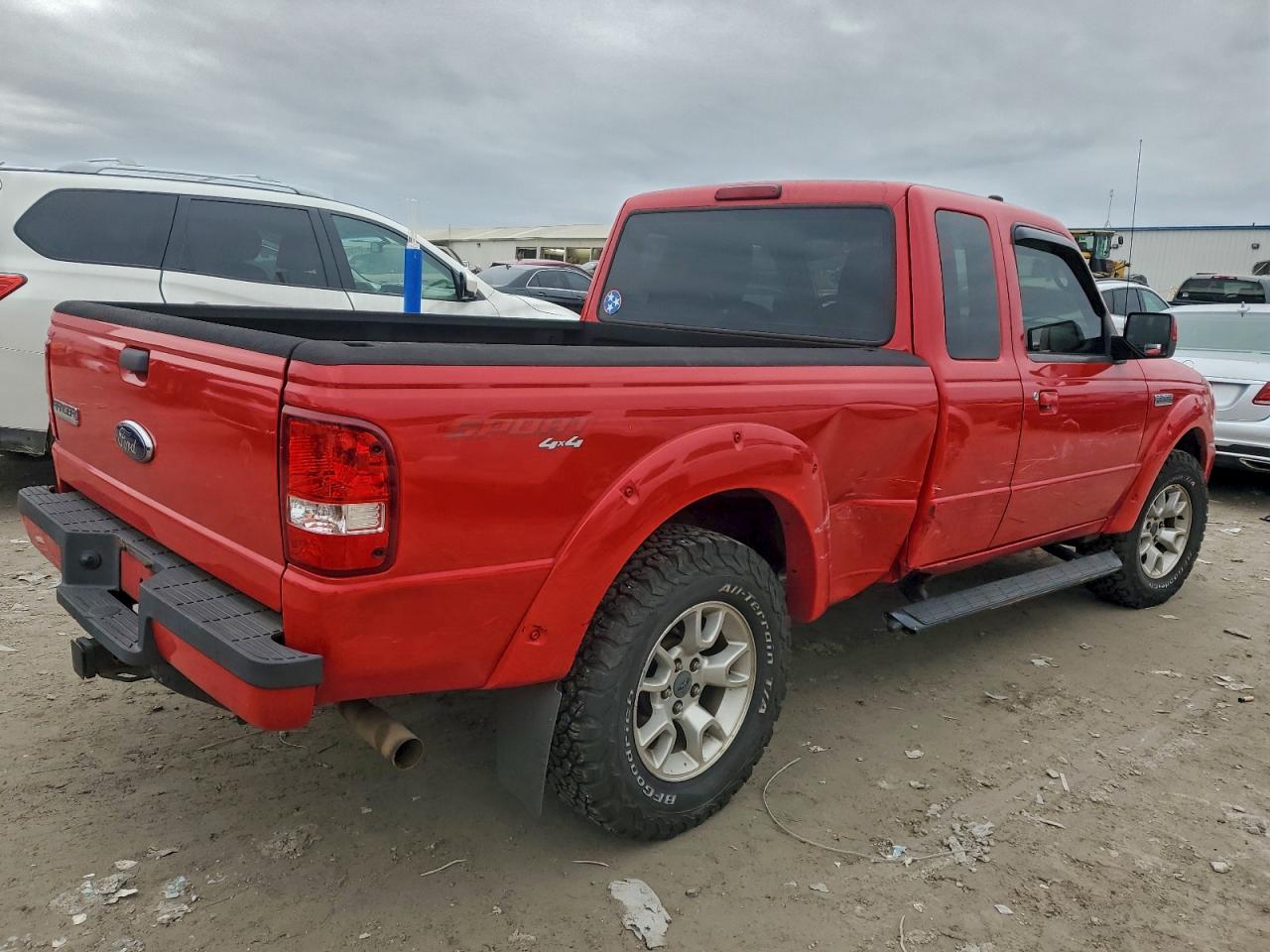 2010 Ford Ranger Super Cab Red vin: 1FTLR4FE3APA24153
