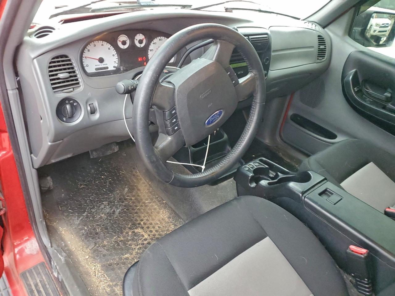 2010 Ford Ranger Super Cab Red vin: 1FTLR4FE3APA24153
