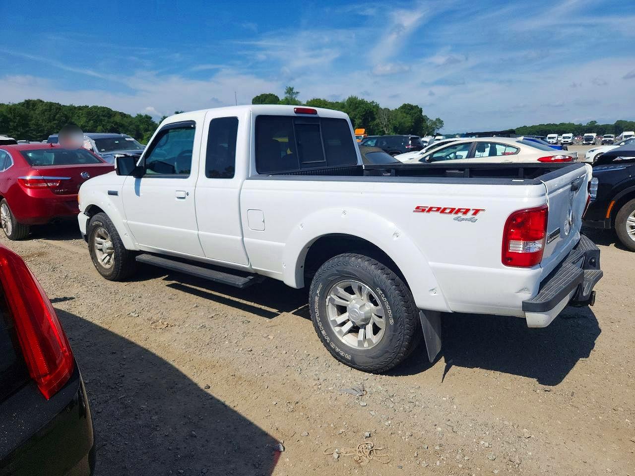 2010 Ford Ranger Super Cab White vin: 1FTLR4FE3APA25724