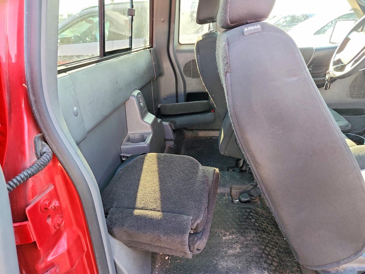 2010 Ford Ranger Super Cab Red vin: 1FTLR4FE3APA67181