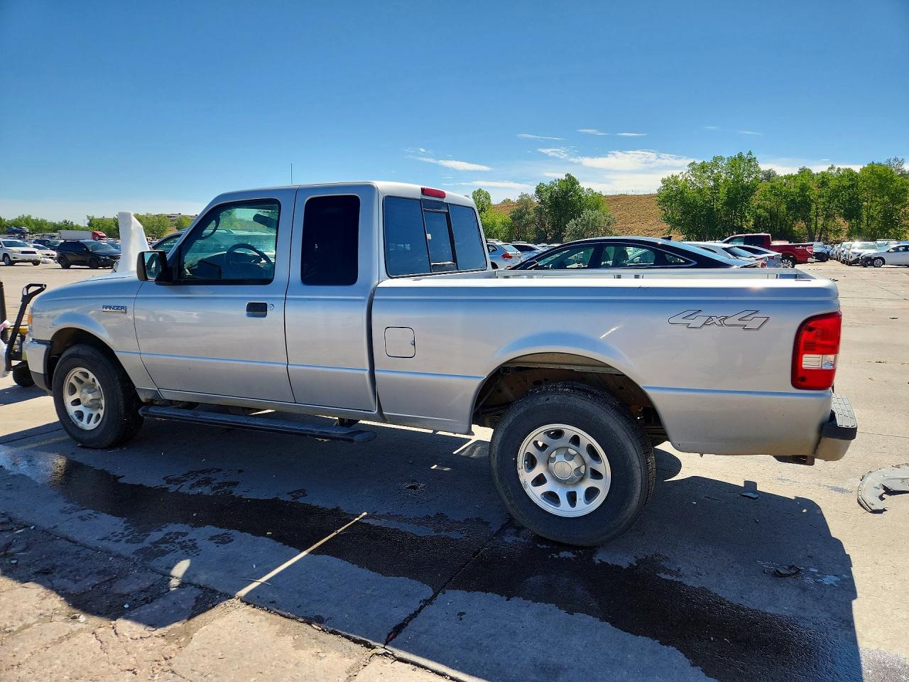 2011 Ford Ranger Super Cab Silver vin: 1FTLR4FE3BPA81499