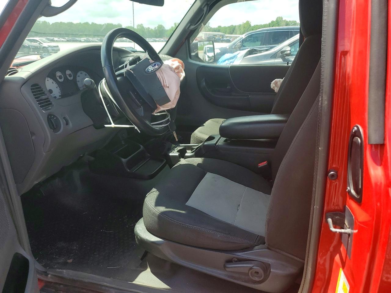 2011 Ford Ranger Super Cab Red vin: 1FTLR4FE3BPA87142