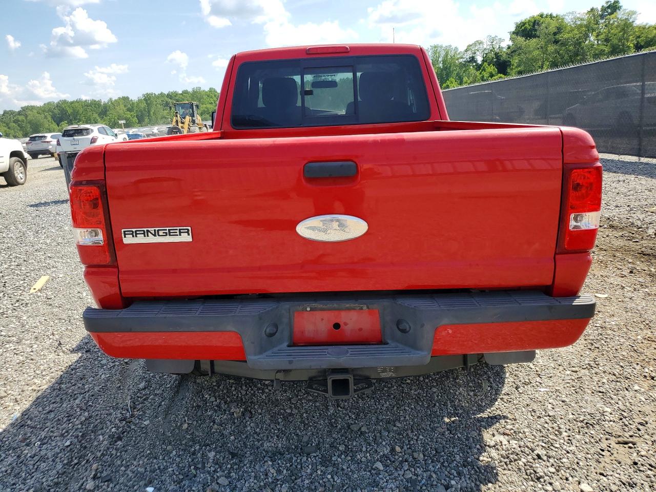 2011 Ford Ranger Super Cab Red vin: 1FTLR4FE3BPA87142
