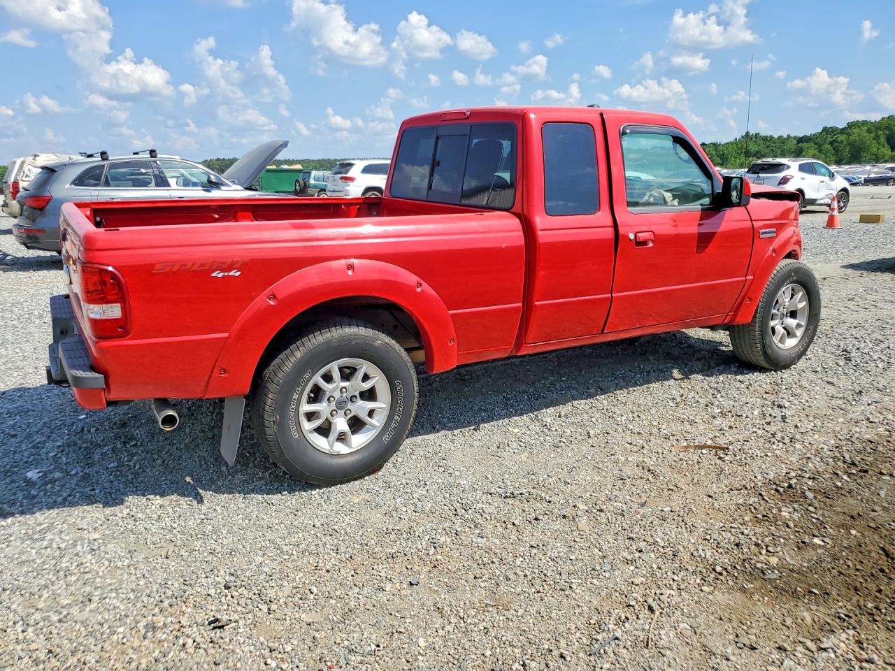 2011 Ford Ranger Super Cab Red vin: 1FTLR4FE3BPA87142