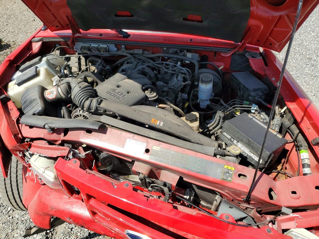 2011 Ford Ranger Super Cab Red vin: 1FTLR4FE3BPA87142