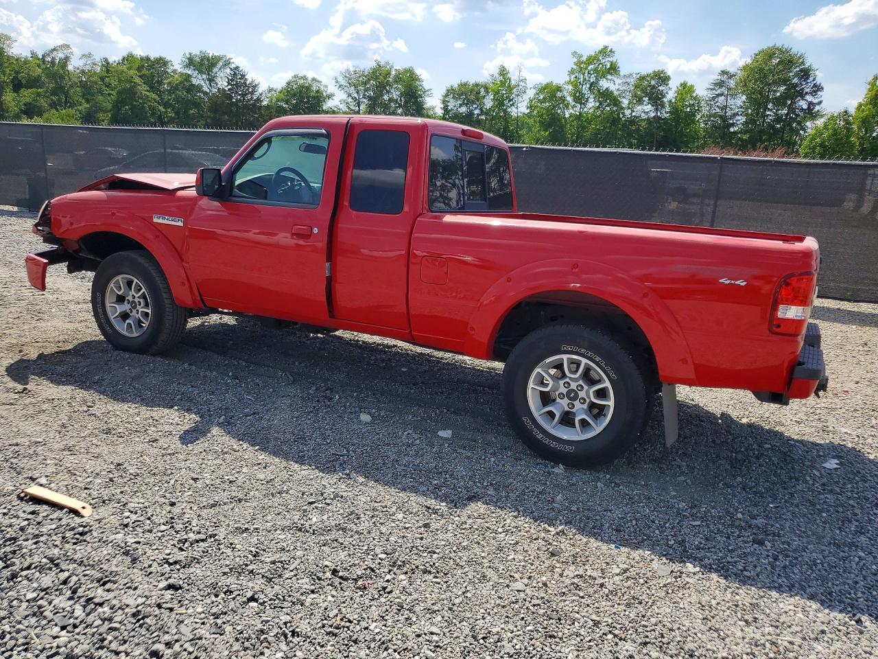 2011 Ford Ranger Super Cab Red vin: 1FTLR4FE3BPA87142