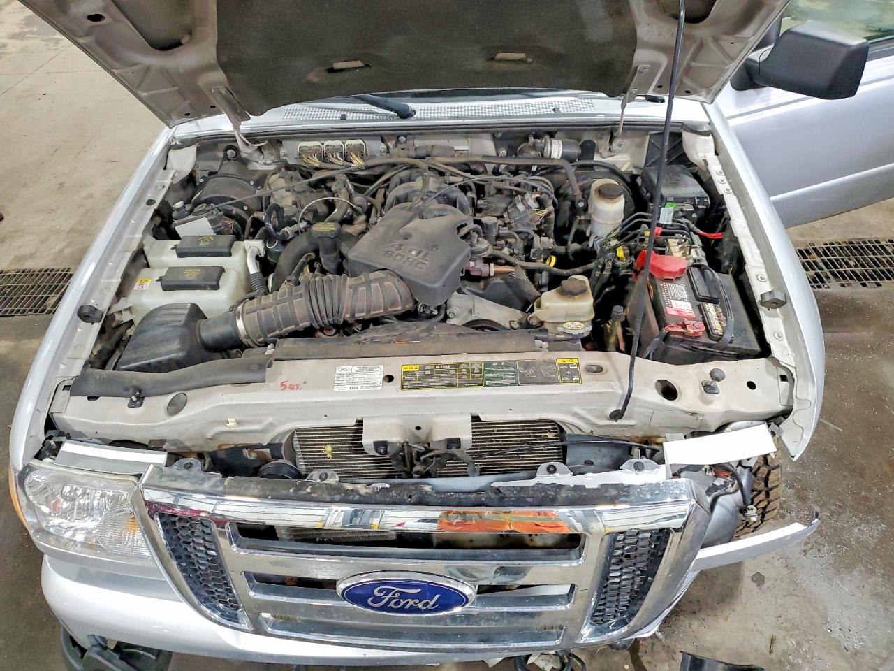 2011 Ford Ranger Super Cab White vin: 1FTLR4FE4BPA84167