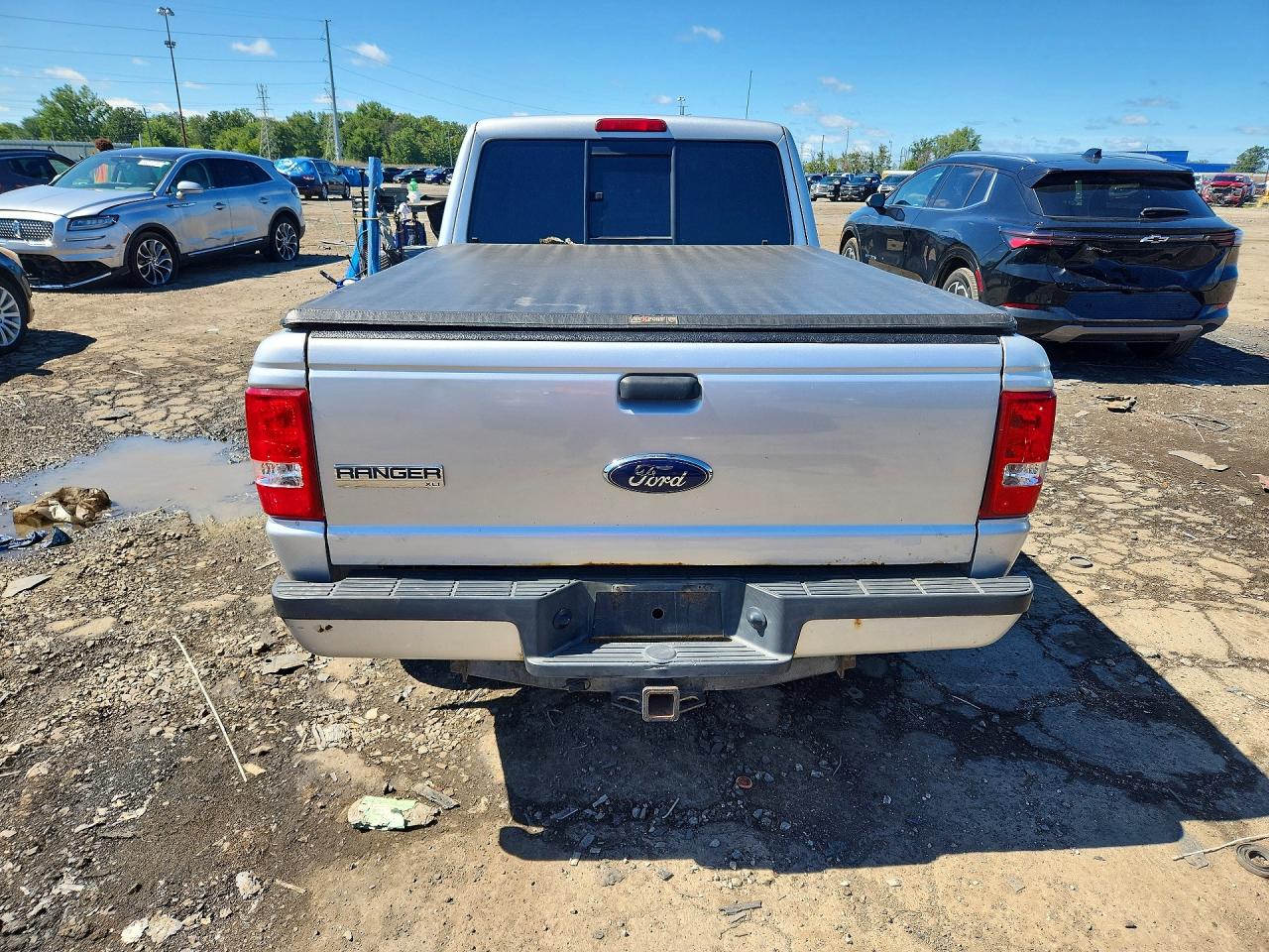 2010 Ford Ranger Super Cab Silver vin: 1FTLR4FE5APA78649
