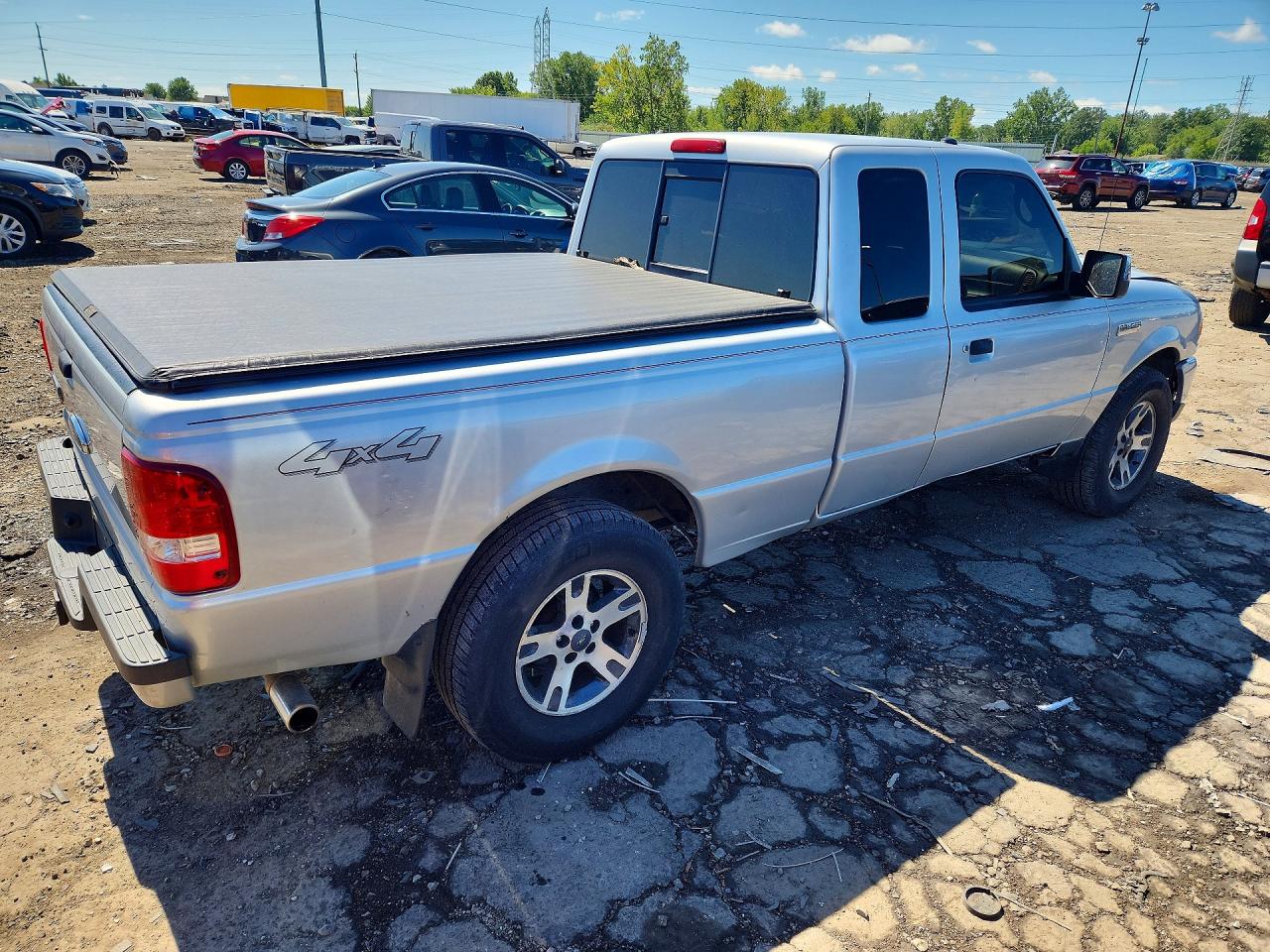 2010 Ford Ranger Super Cab Silver vin: 1FTLR4FE5APA78649
