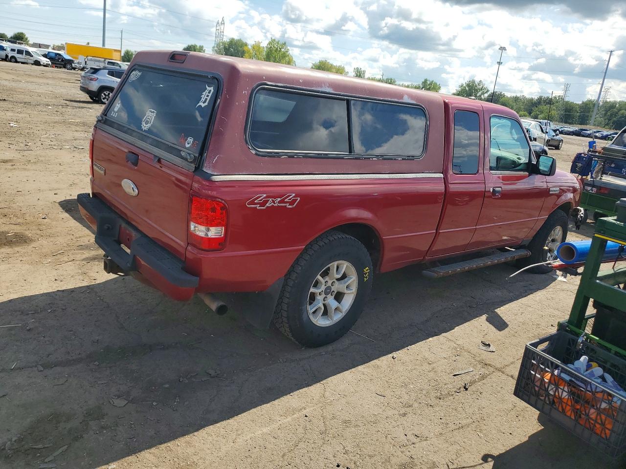 2011 Ford Ranger Super Cab Red vin: 1FTLR4FE5BPB04748