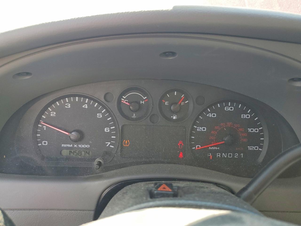2011 Ford Ranger Super Cab Red vin: 1FTLR4FE5BPB04748