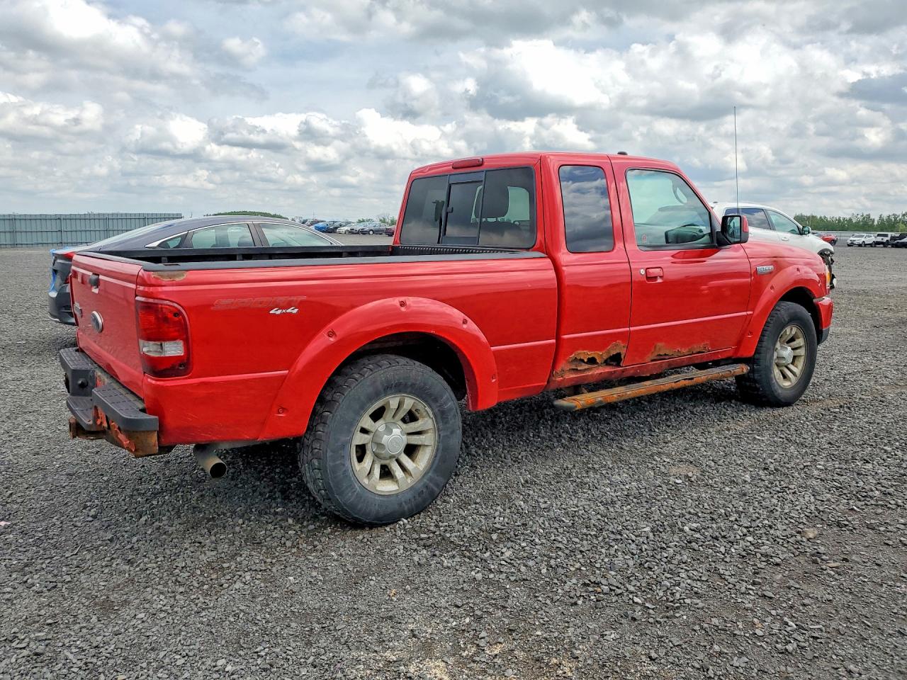 2010 Ford Ranger Super Cab Red vin: 1FTLR4FE6APA72942