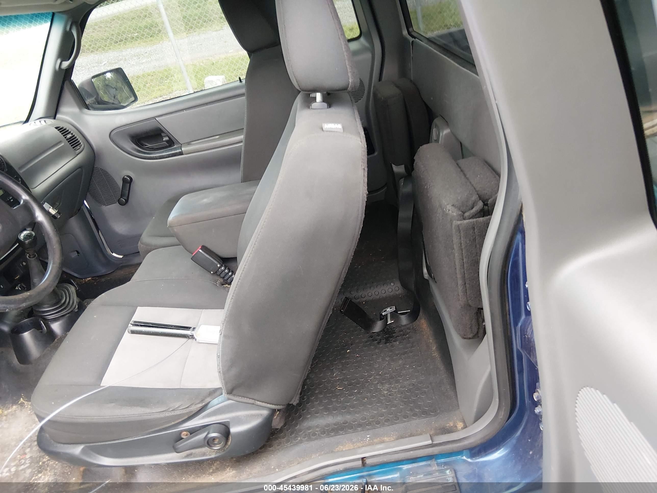 2011 Ford Ranger Sport Blue vin: 1FTLR4FE6BPA37853