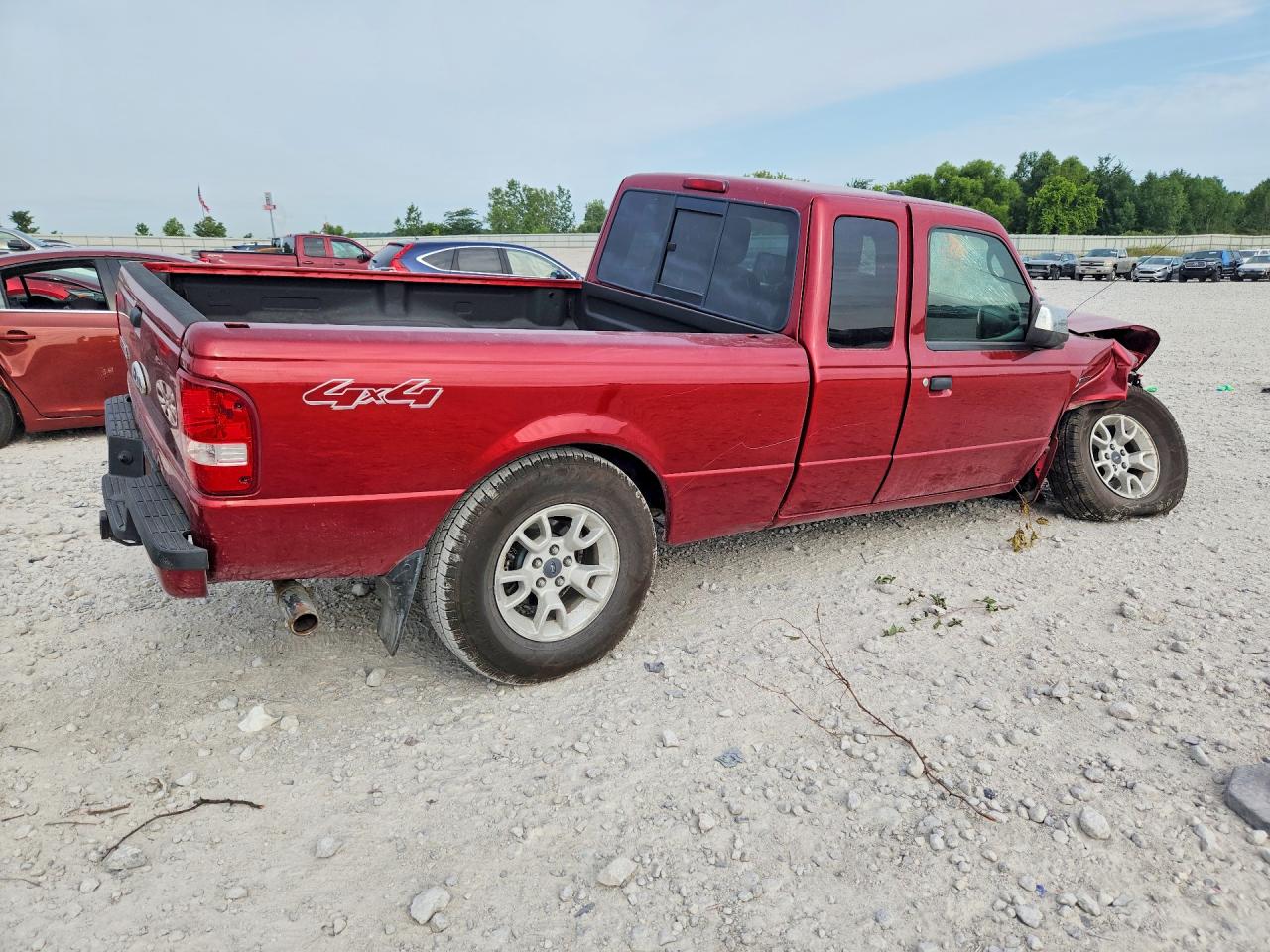 2011 Ford Ranger Super Cab Red vin: 1FTLR4FE6BPB04760
