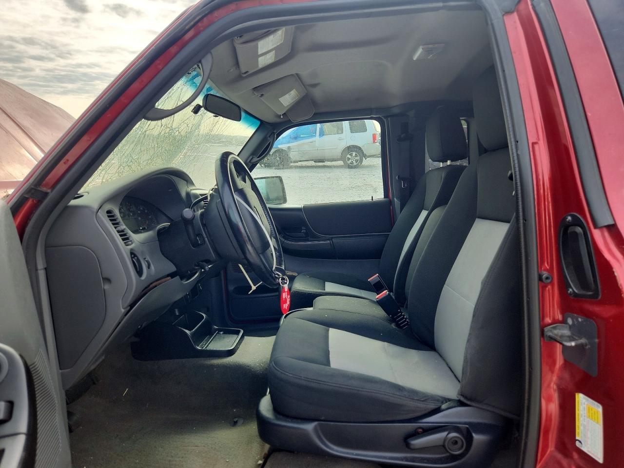 2011 Ford Ranger Super Cab Red vin: 1FTLR4FE6BPB04760