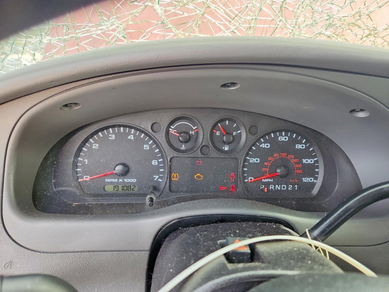 2011 Ford Ranger Super Cab Red vin: 1FTLR4FE6BPB04760