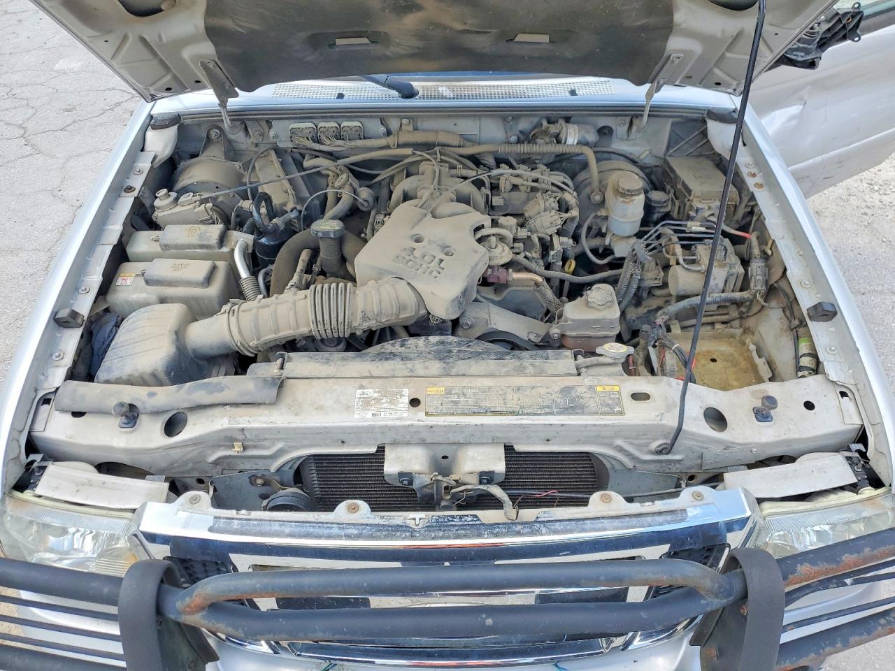 2010 Ford Ranger Supercab Silver vin: 1FTLR4FE8APA59660