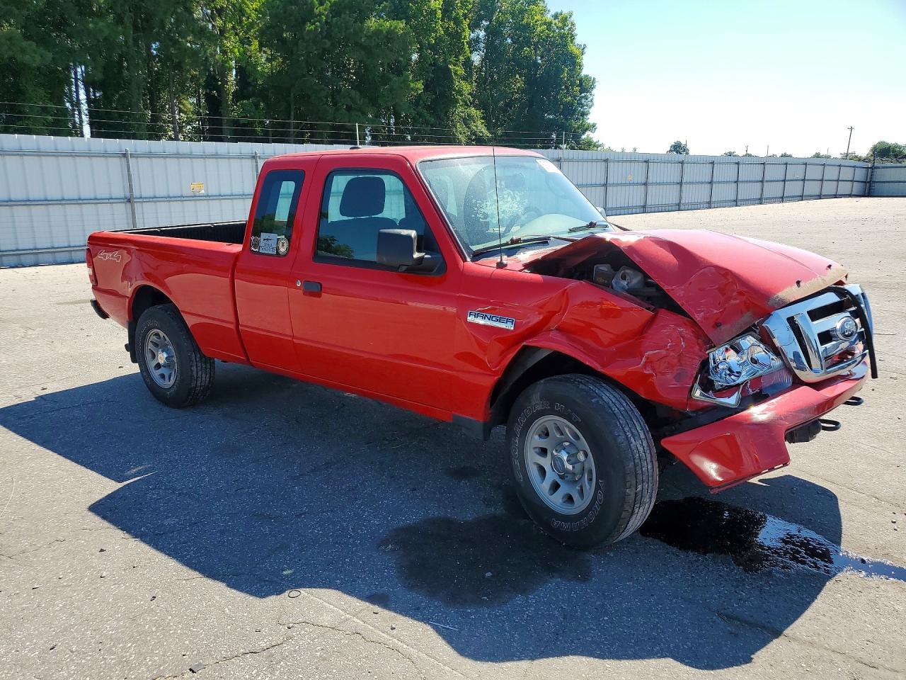 2011 Ford Ranger Super Cab Red vin: 1FTLR4FE8BPA10220