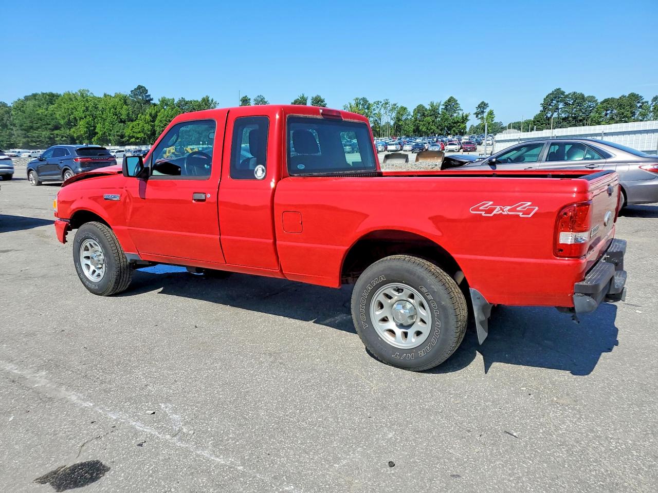 2011 Ford Ranger Super Cab Red vin: 1FTLR4FE8BPA10220