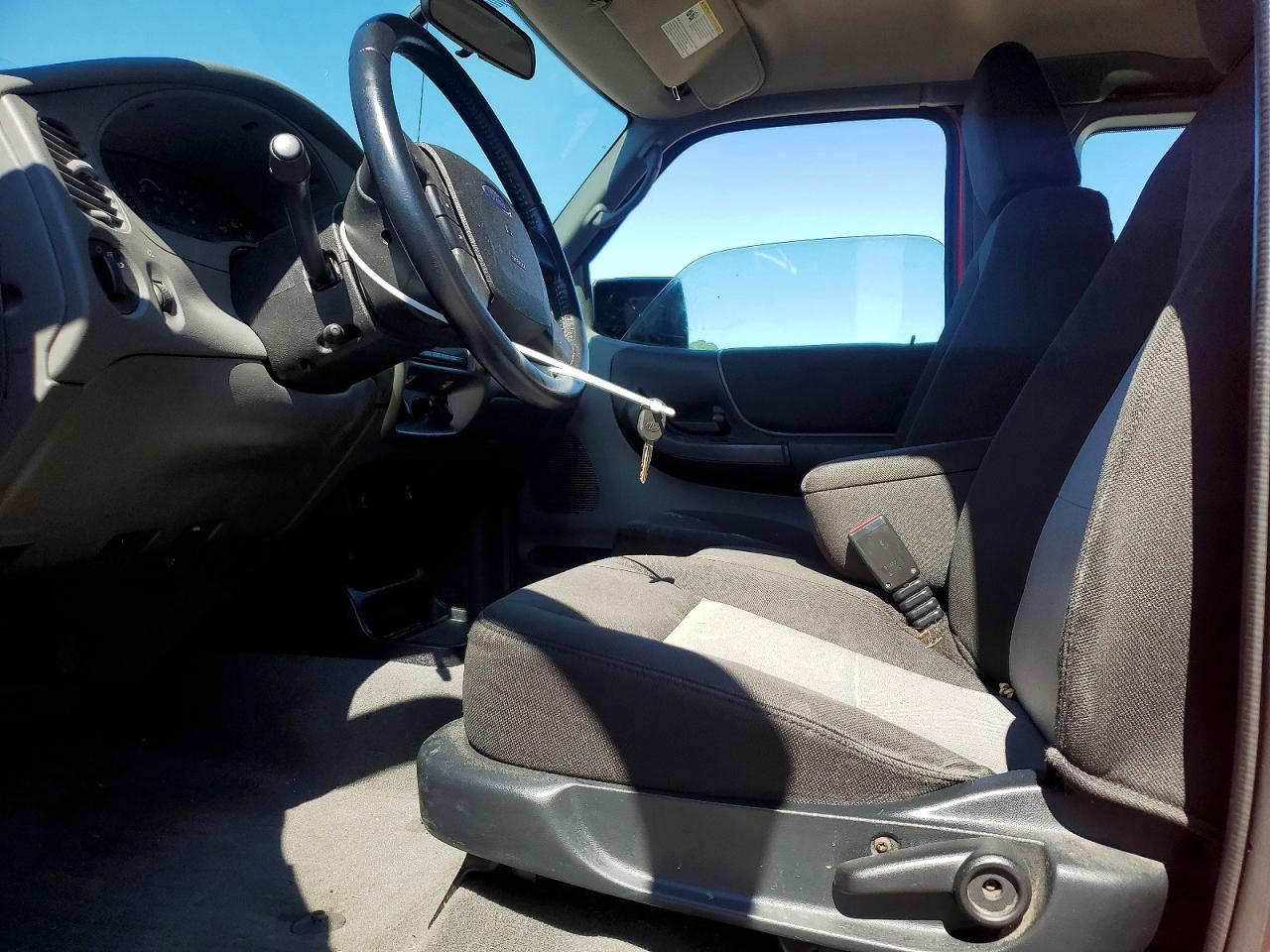 2011 Ford Ranger Super Cab Red vin: 1FTLR4FE8BPA10220