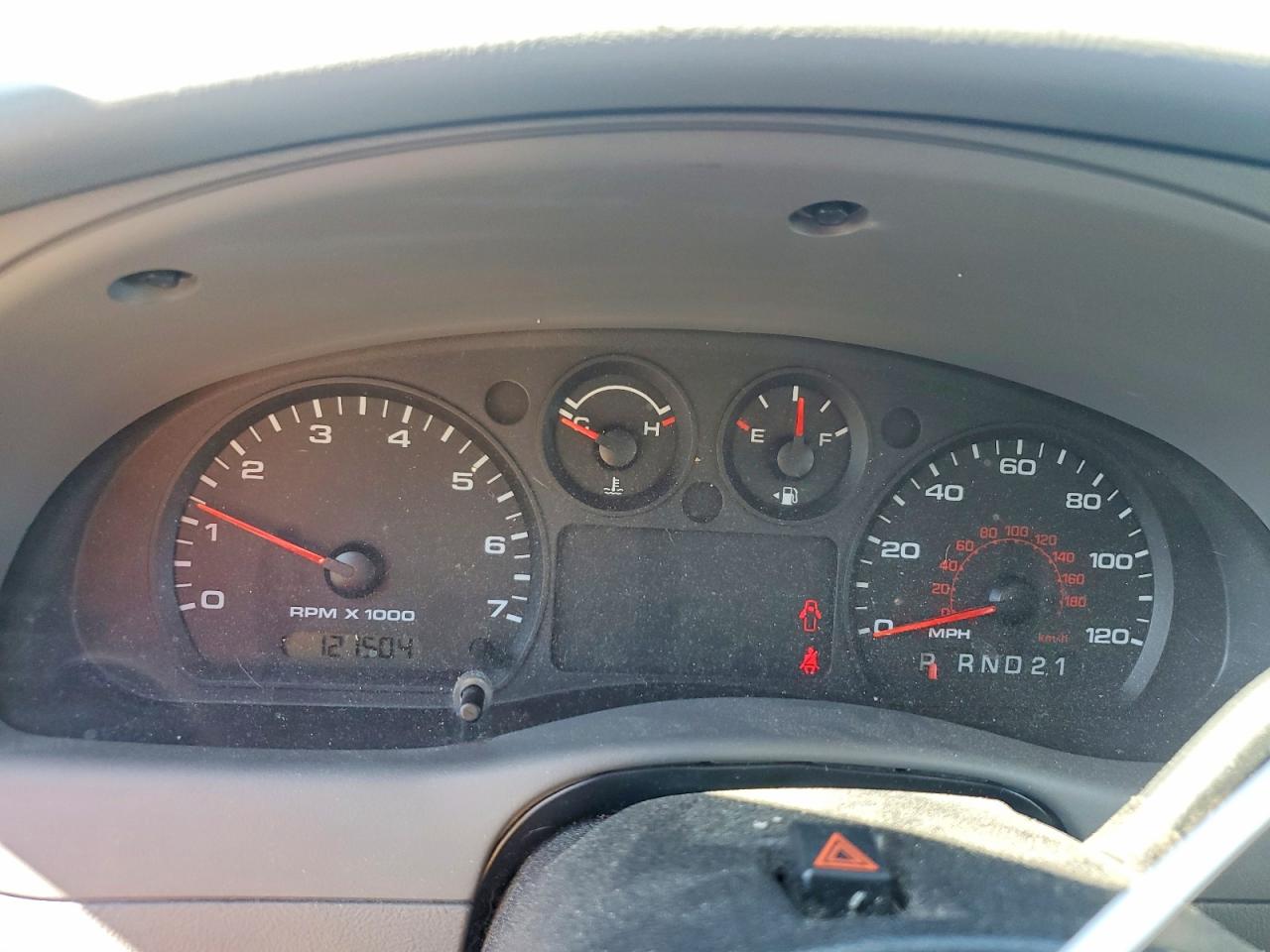 2011 Ford Ranger Super Cab Red vin: 1FTLR4FE8BPA10220