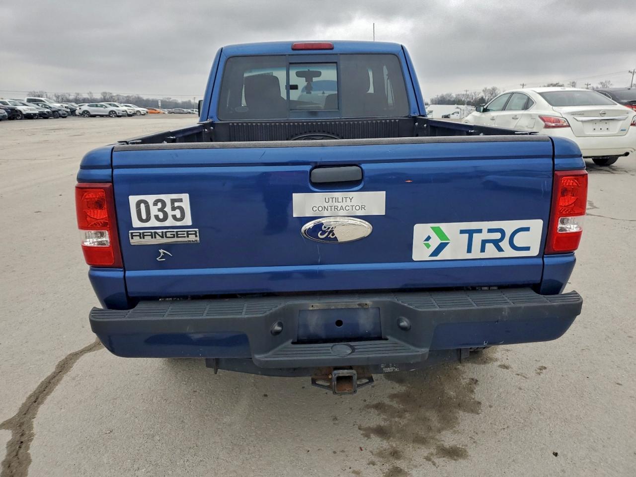 2011 Ford Ranger Super Cab Blue vin: 1FTLR4FE8BPA89775