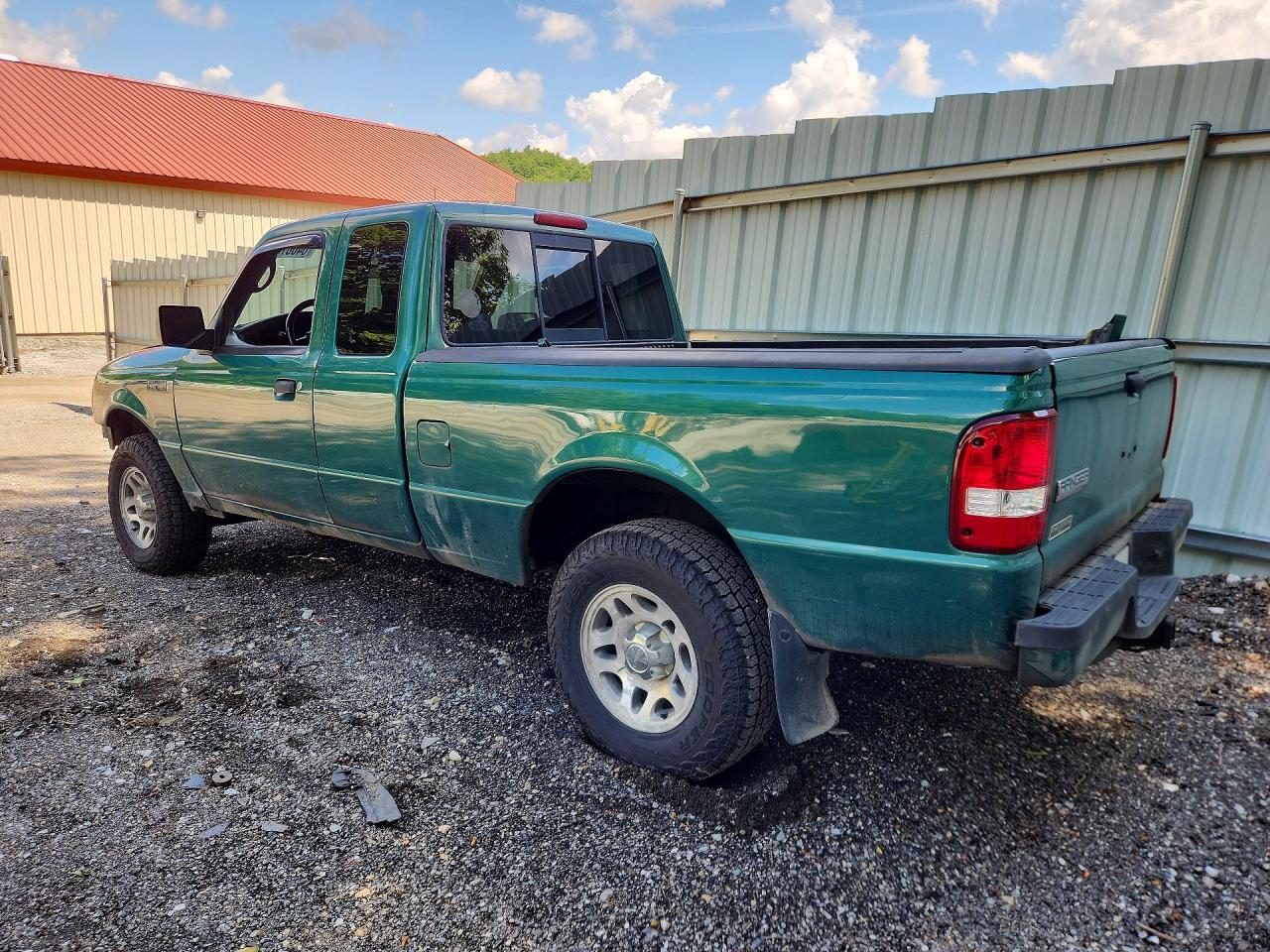 2011 Ford Ranger Super Cab Green vin: 1FTLR4FE8BPA90649