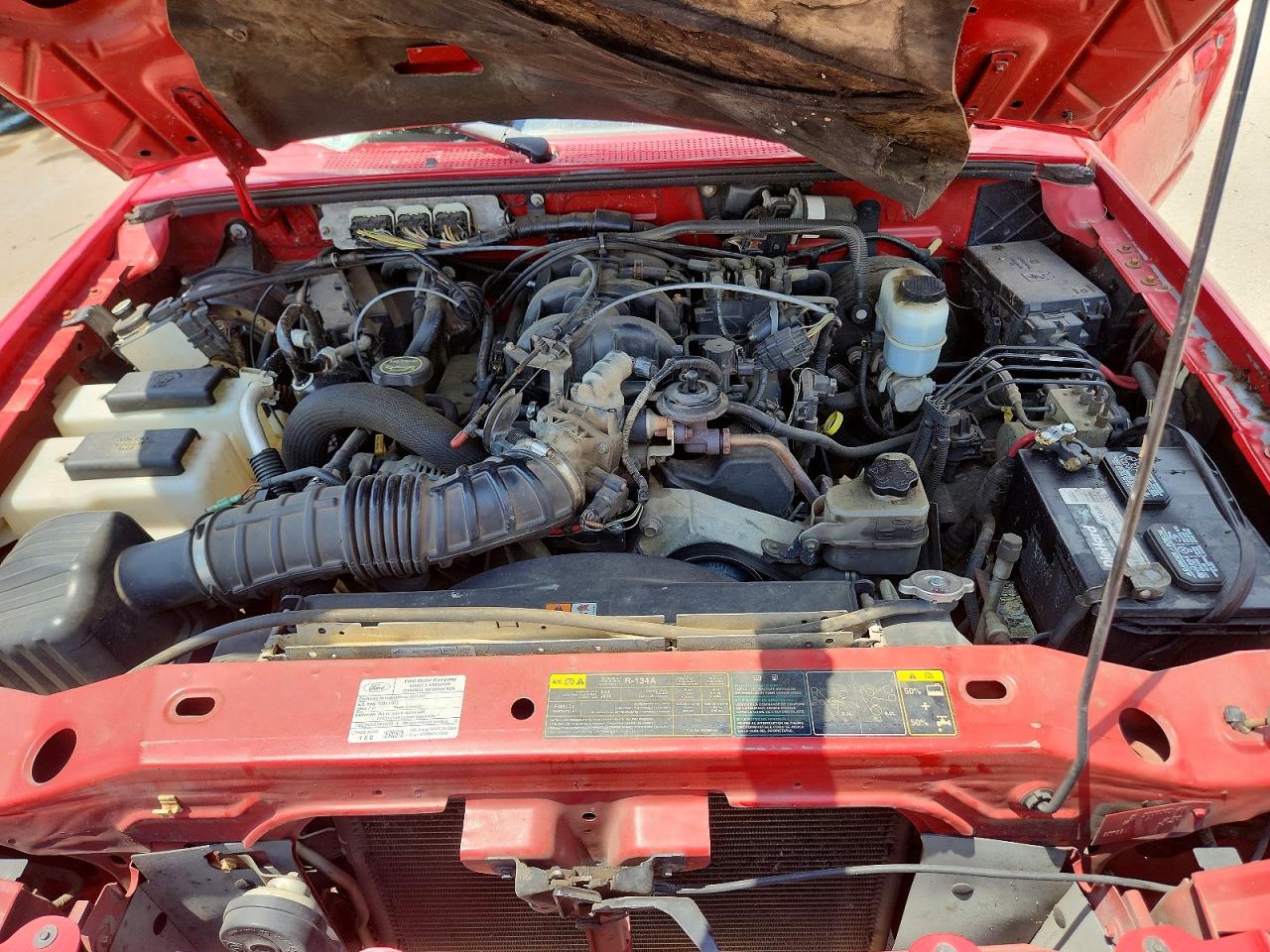 2010 Ford Ranger Super Cab Red vin: 1FTLR4FE9APA33889