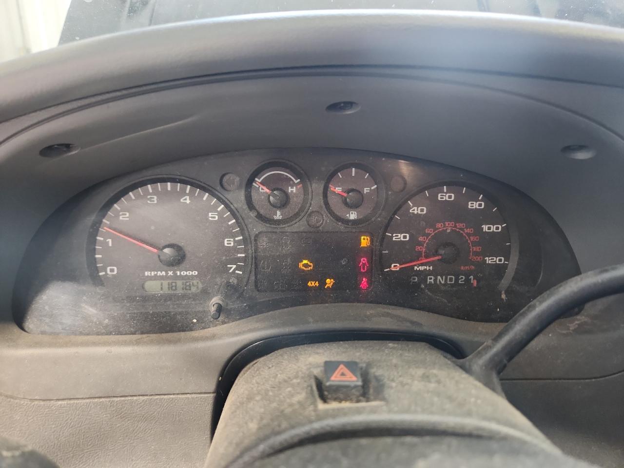 2011 Ford Ranger Super Cab Черный vin: 1FTLR4FE9BPA05950 Damage: Warning Light - Engine, On, Unacceptable