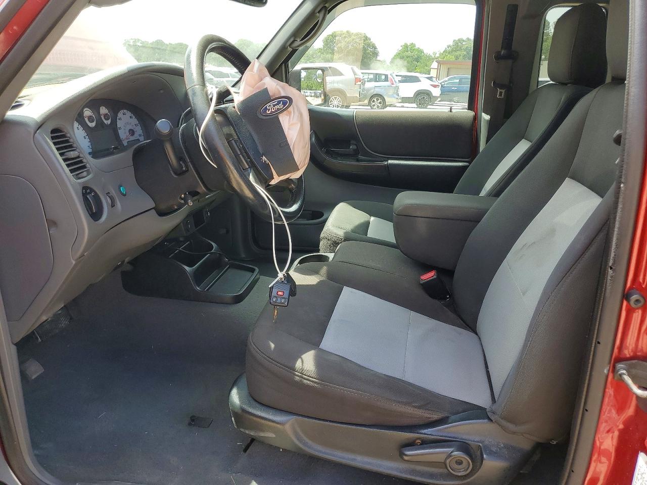 2011 Ford Ranger Super Cab Red vin: 1FTLR4FEXBPA44675