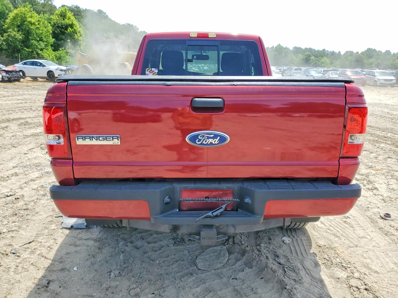 2011 Ford Ranger Super Cab Red vin: 1FTLR4FEXBPA44675