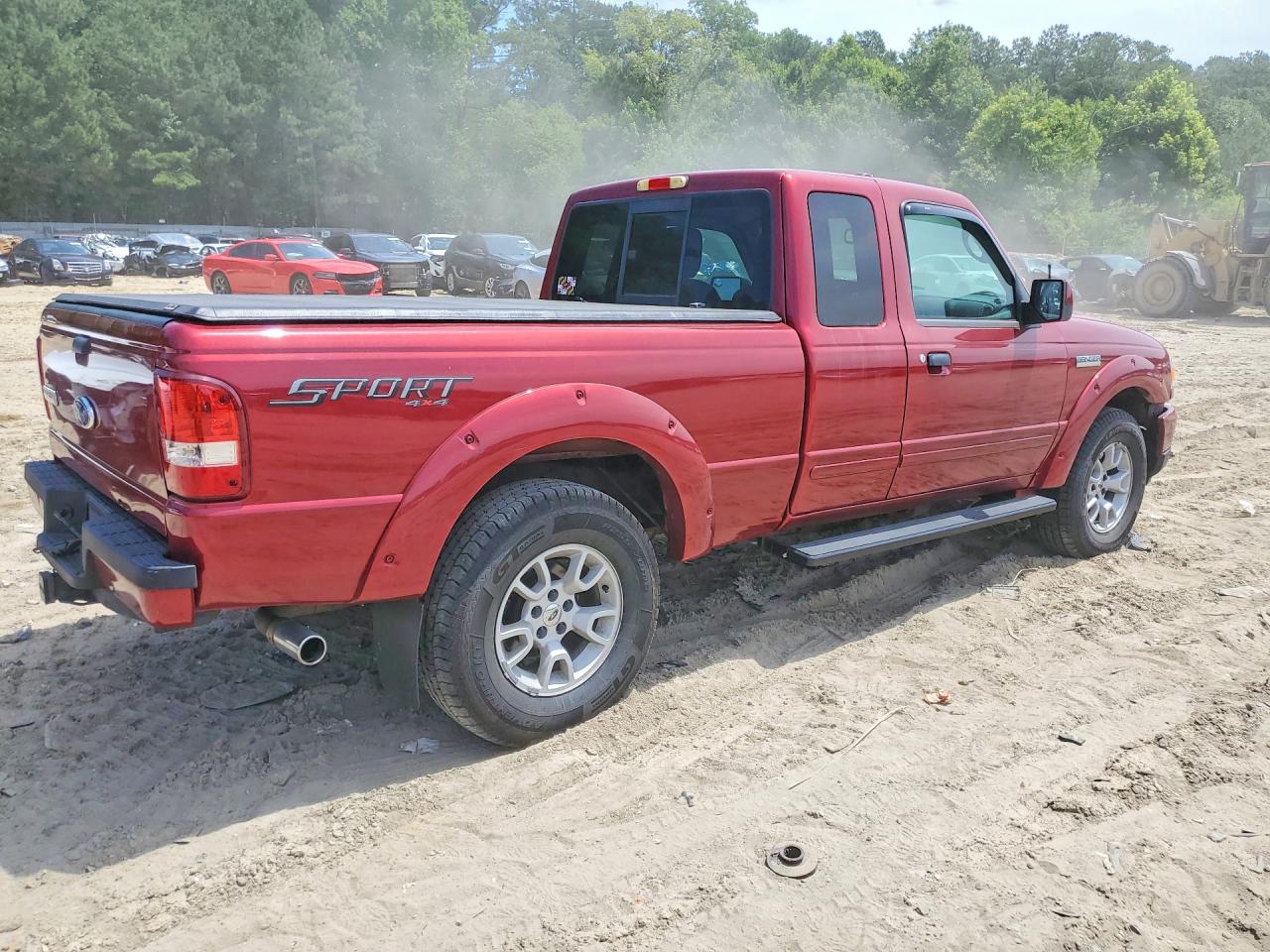 2011 Ford Ranger Super Cab Red vin: 1FTLR4FEXBPA44675