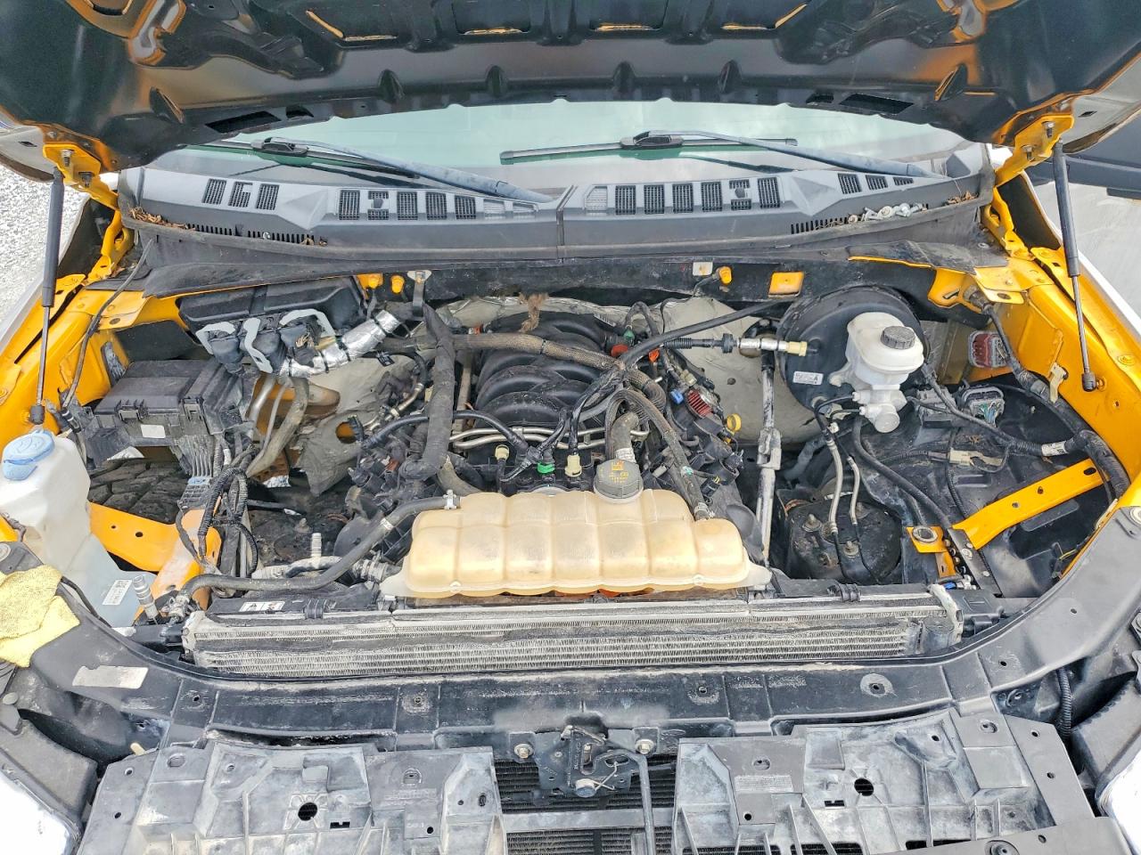 2018 Ford F150 Gray vin: 1FTMF1C57JKF08758
