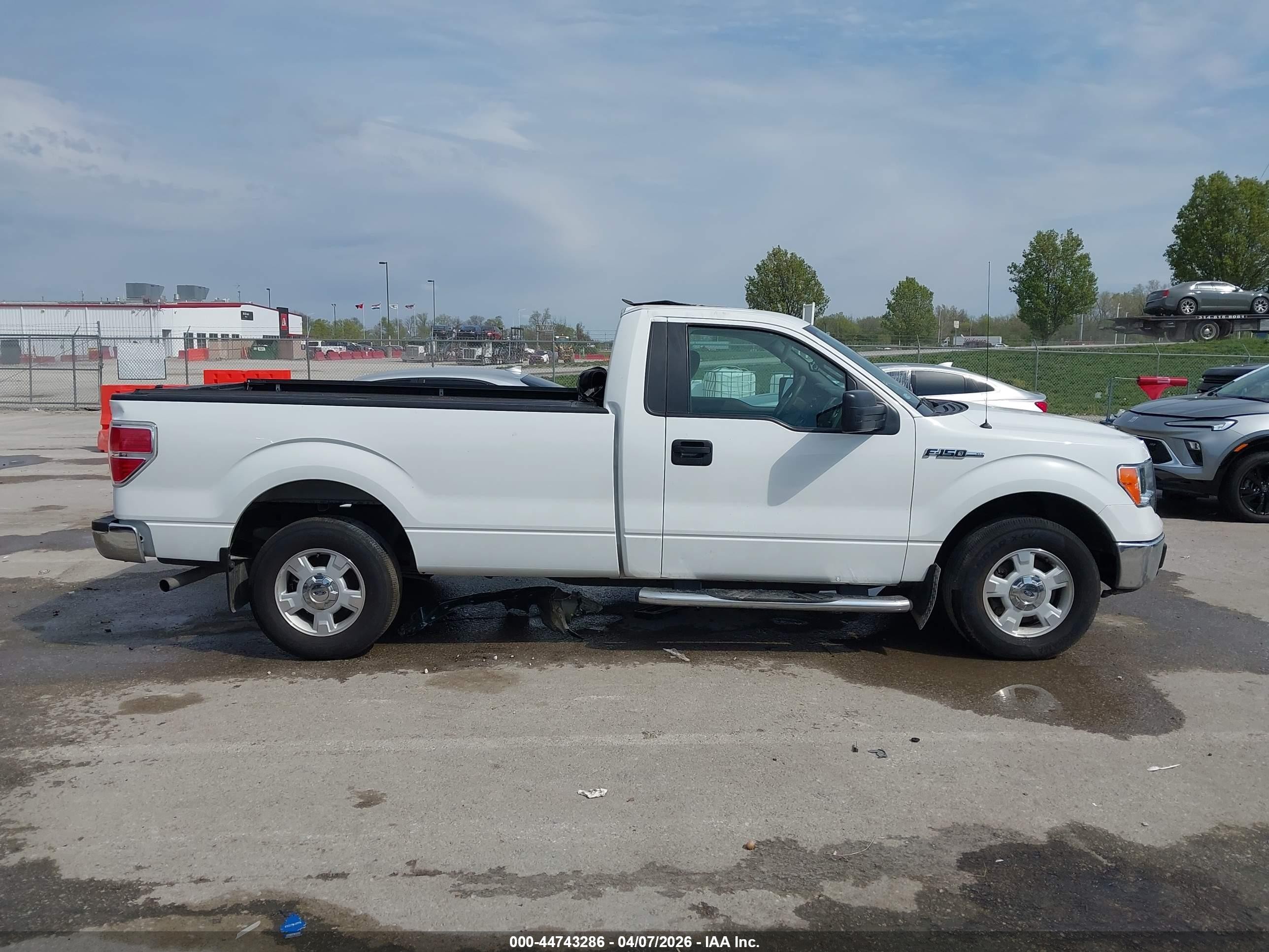 2010 Ford F-150 Xl/xlt White vin: 1FTMF1C82AKB33274