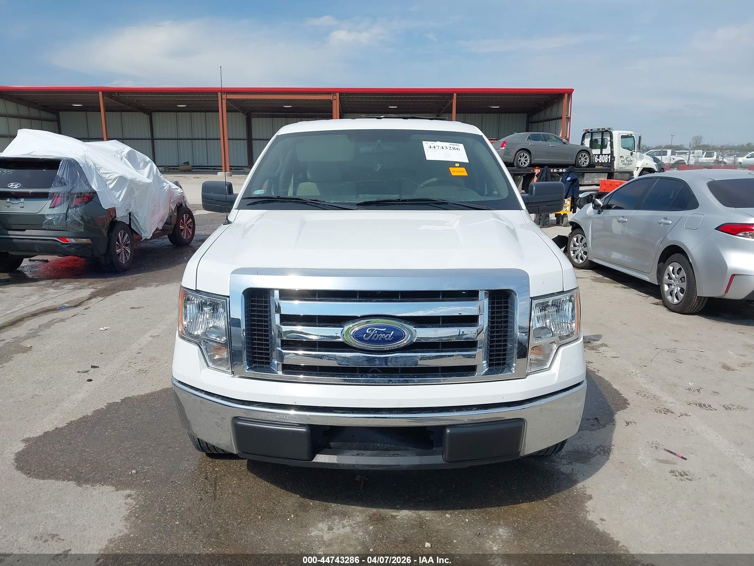 2010 Ford F-150 Xl/xlt White vin: 1FTMF1C82AKB33274