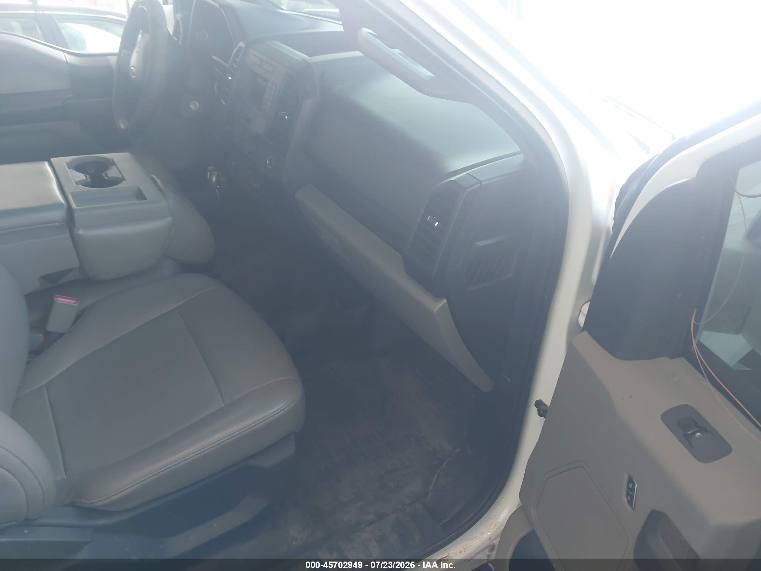 2015 Ford F-150 Xl White vin: 1FTMF1C82FFB63066