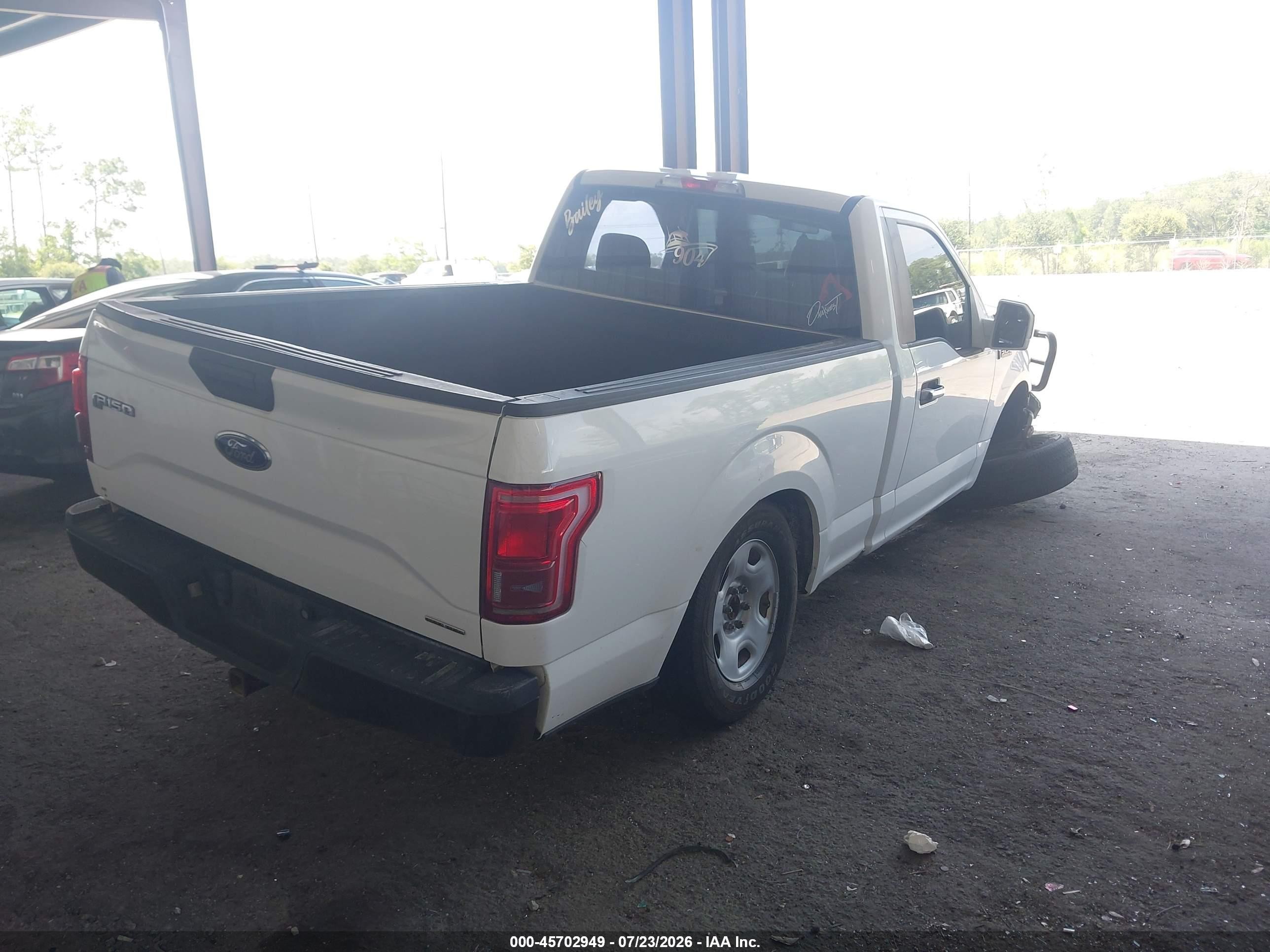 2015 Ford F-150 Xl White vin: 1FTMF1C82FFB63066